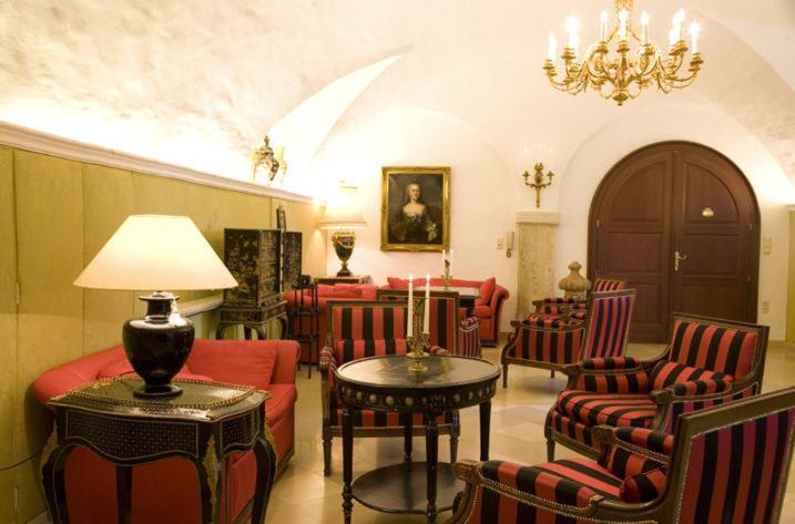 Schlosshotel Obermayerhofen Sebersdorf Exteriör bild