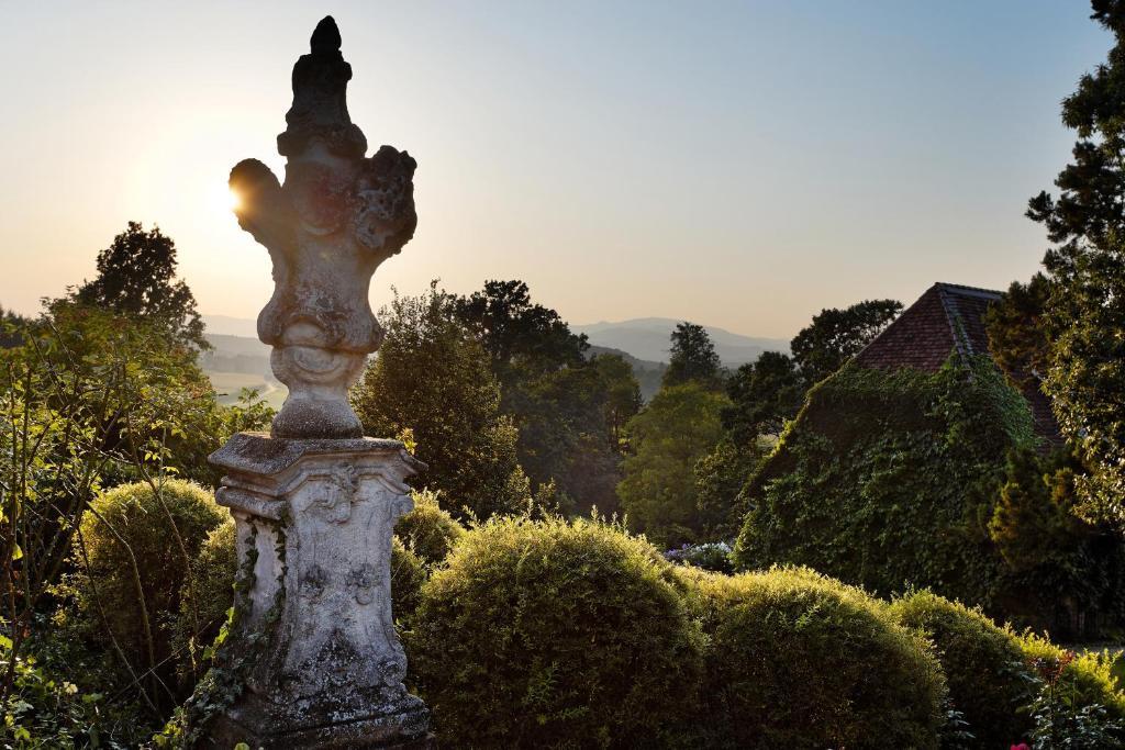 Schlosshotel Obermayerhofen Sebersdorf Exteriör bild