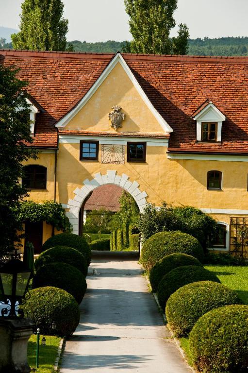 Schlosshotel Obermayerhofen Sebersdorf Exteriör bild
