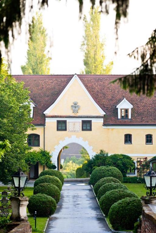 Schlosshotel Obermayerhofen Sebersdorf Exteriör bild